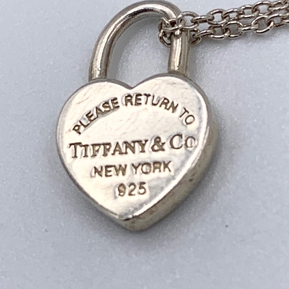 ❗️Sold❗️ Return to Tiffany Heart Lock Necklace - Picture 3 of 13